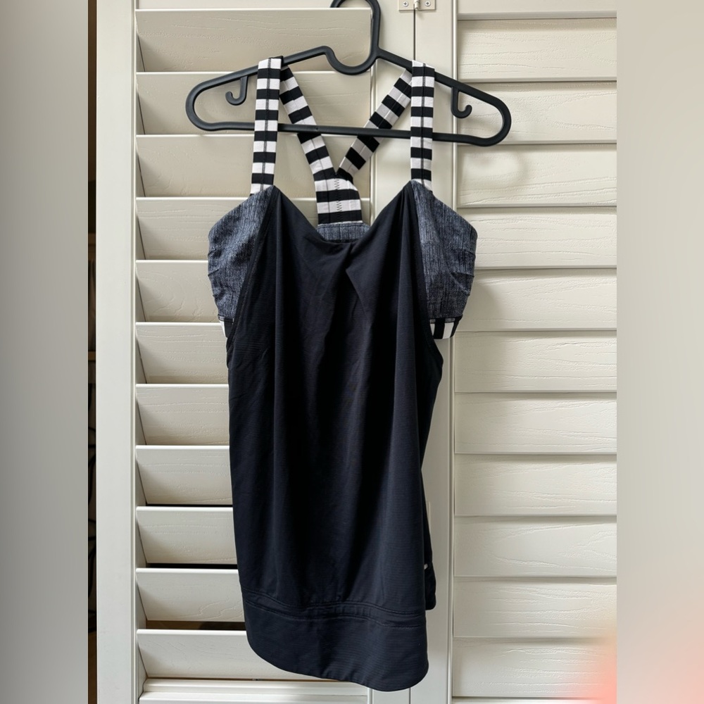 LULU LEMON TANK TOP - black and white Size 4